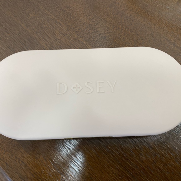 Dosey pale pink pill travel case - Picture 1 of 3